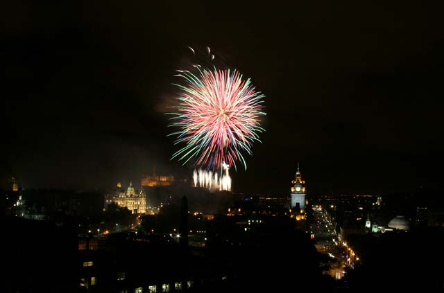 Edinburgh Festival Fireworks 2006 - seen from Calton Hill