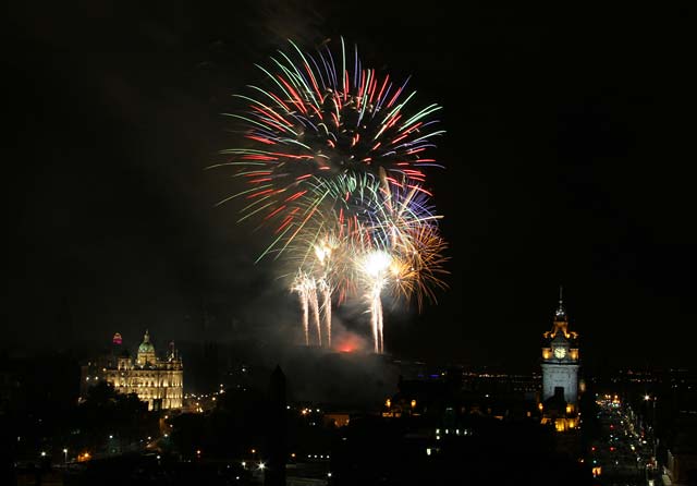 Edinburgh Festival Fireworks 2006 - seen from Calton Hill