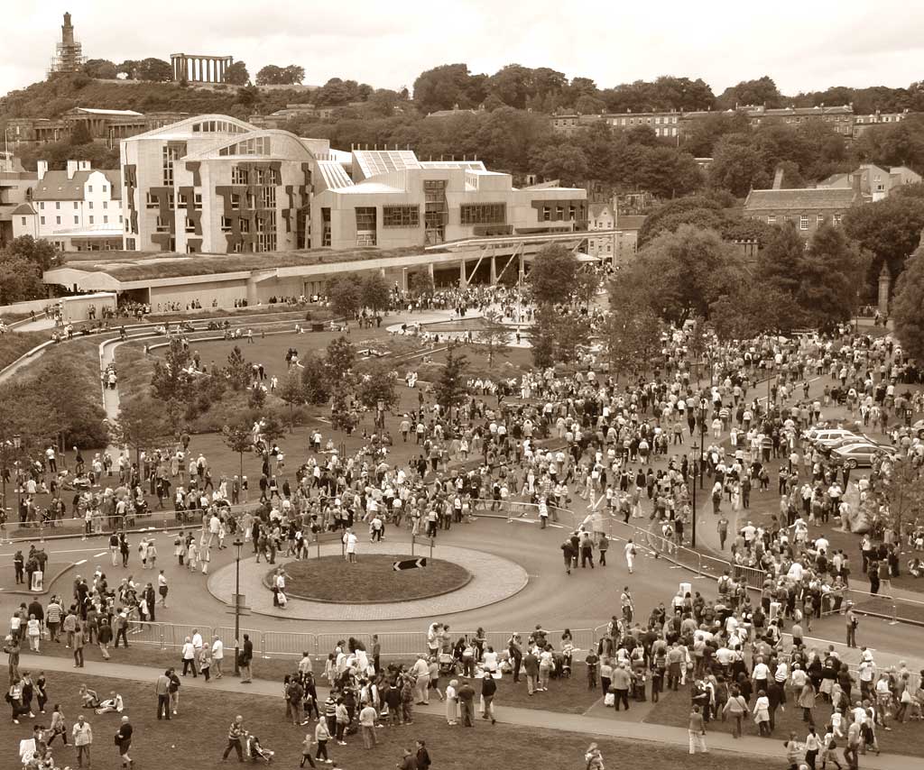 Edinburgh Festival Parade in Holyrood Park  -  August 9, 2009