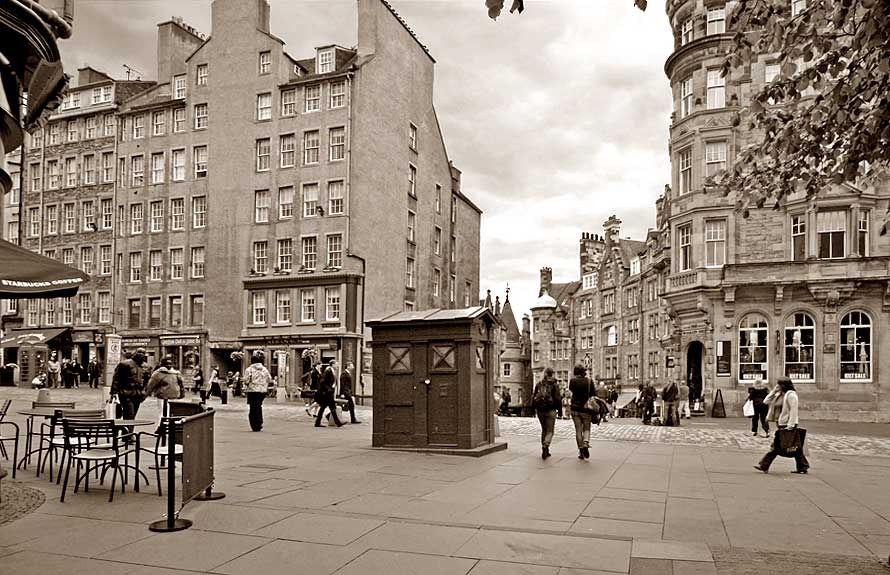 Police Box in the High Street - part of Edinburgh's Royal Mile